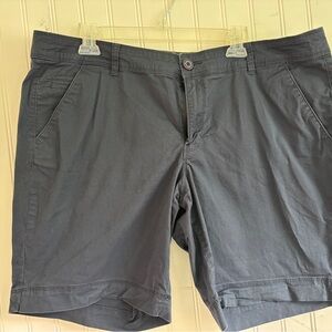 Natural Reflections Women's Gray Flat Front Shorts